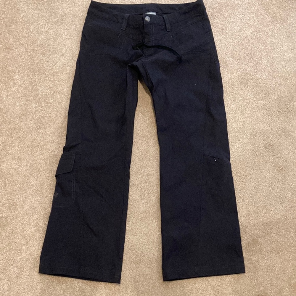 Athleta 8P Dipper Cargo athletic pants. Welt front and side leg pockets